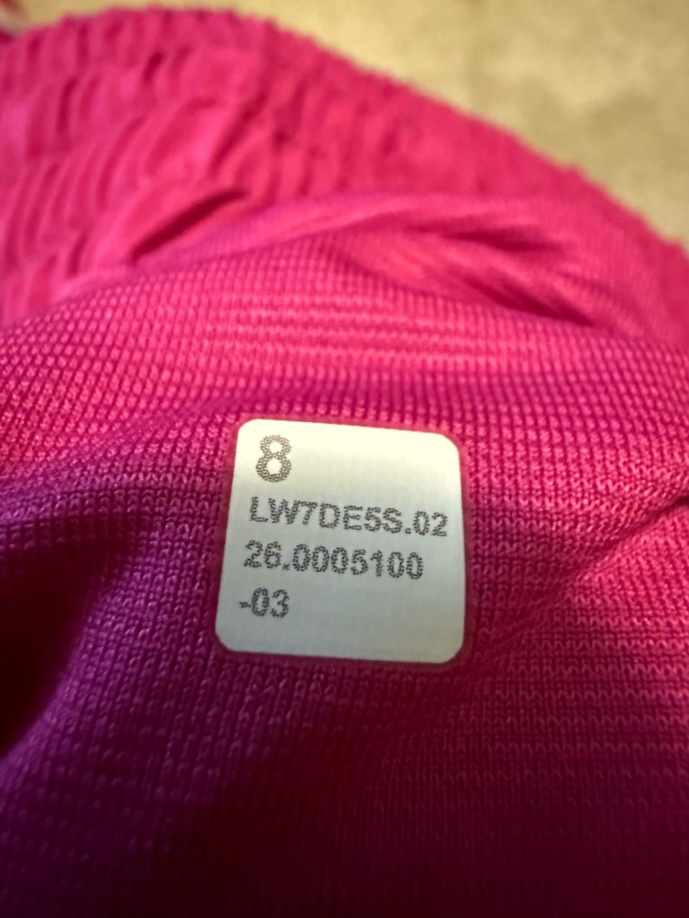 NWOT Lululemon athletica Hotty Hot 2.5” short - Picture 4 of 5